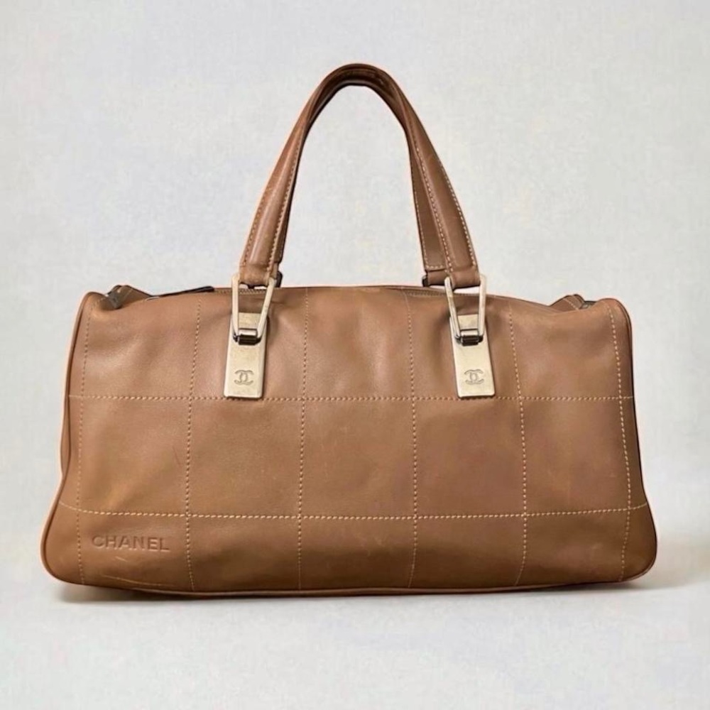 CHANEL 2003 chocolate bar boston bag in beige leather with silver hardware